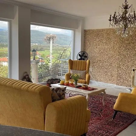 Gemütliche Mit Pool, Extravagant, Luxuriös Villa