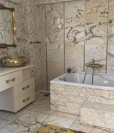 Gemütliche Mit Pool, Extravagant, Luxuriös *