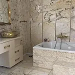 Gemuetliche Mit Pool, Extravagant, Luxurioes Vila Ula