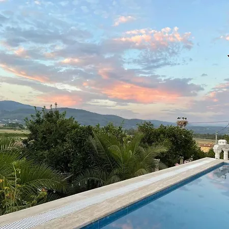 Вилла Villa Mit Pool Extravagant, Luxurioes Ula