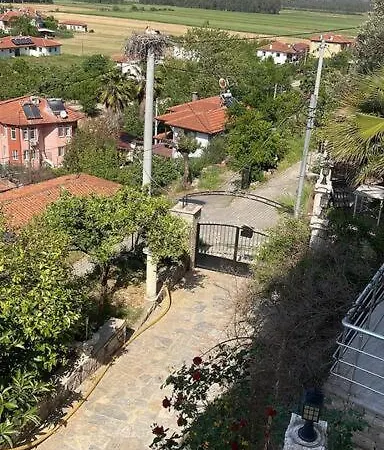 Villa Mit Pool Extravagant, Luxurioes Ula