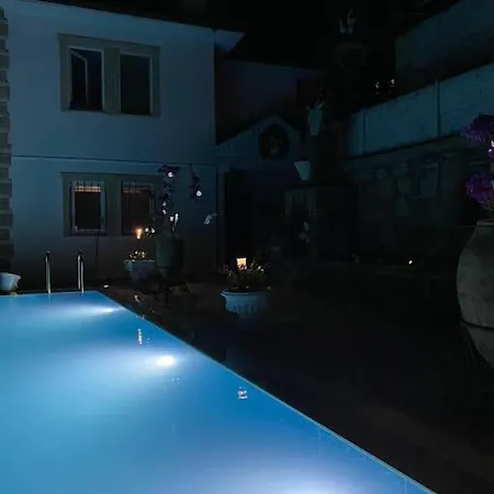 Gemuetliche Mit Pool, Extravagant, Luxurioes
